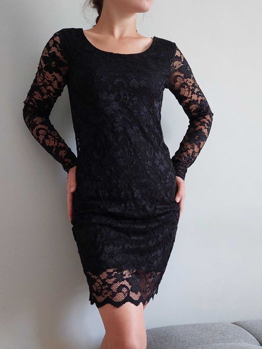 Czarna sukienka koronkowa S