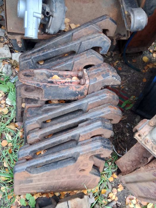 Балансіри до тракторної техніки в нормальному робочому стані