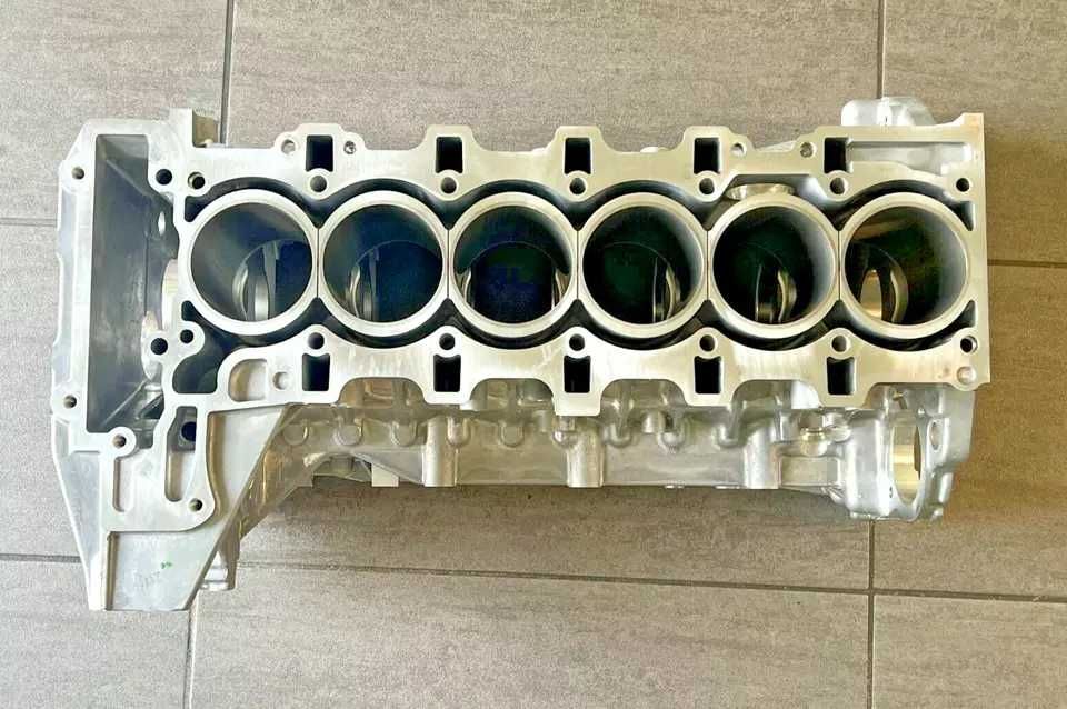 Blok cylindrów silnika BMW N55 7 585 986 - ORYGINALNY NOWY