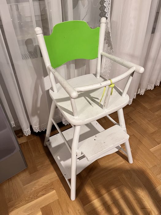 Drewniane krzesełko dzieciece (retro)