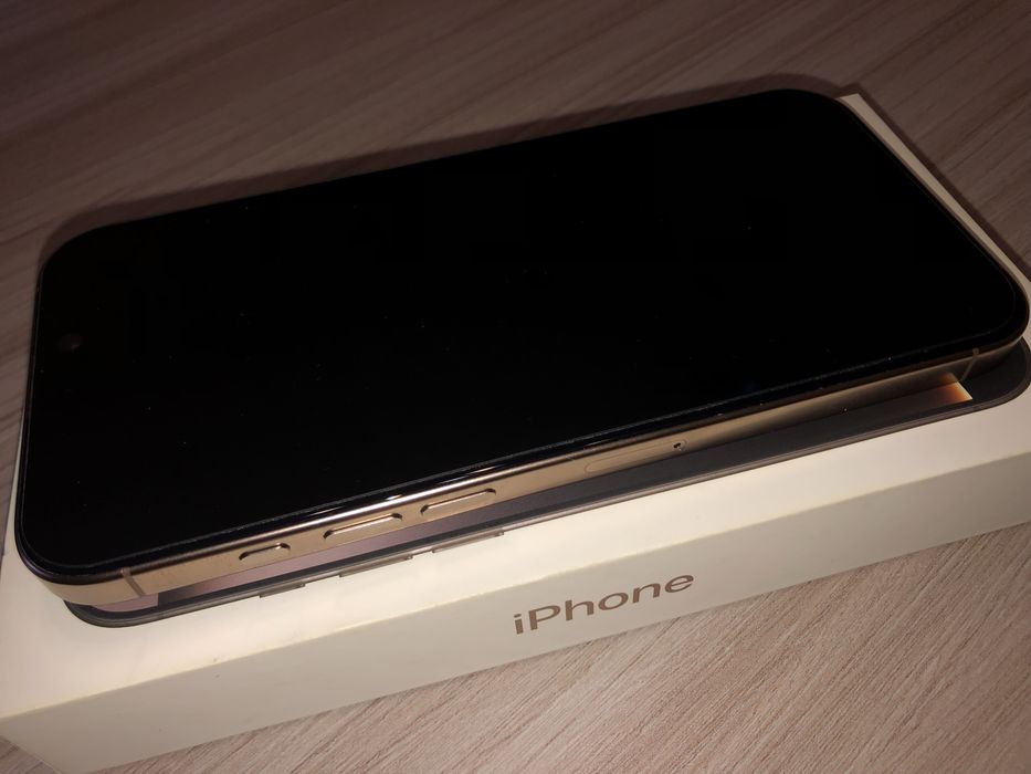 Sprzedam APPLE IPHONE 16 pro max