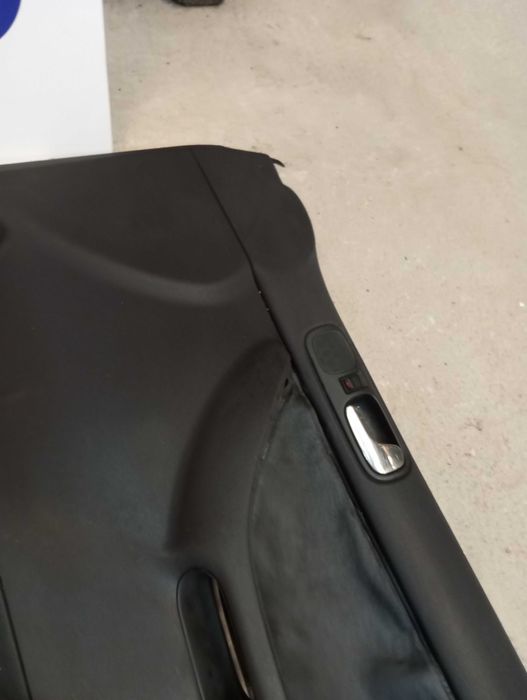 Quartela Audi A3 8L com tampas BOSE lado esquerdo