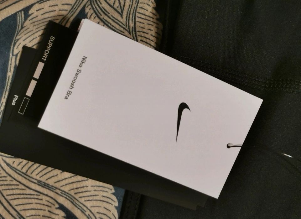 Stanik sportowy Nike Dri-FIT Swoosh 1X
95D