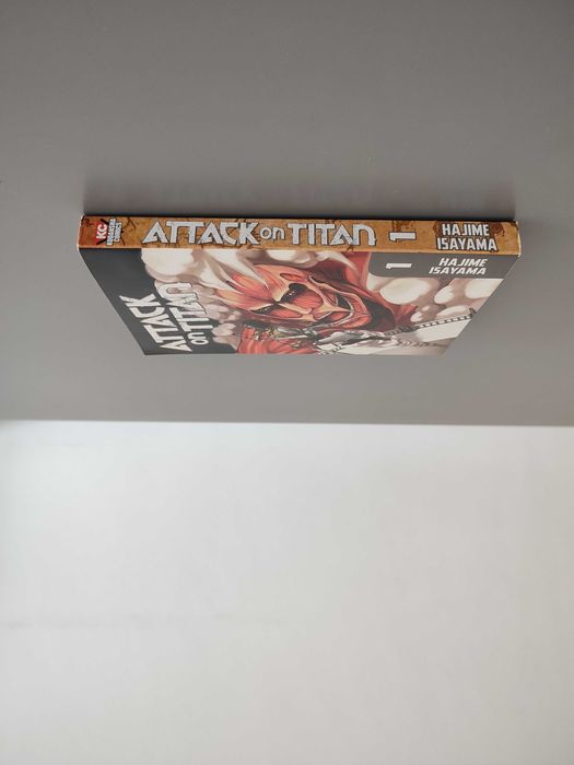 Hajime Isayama - Attack in Titan Vol 01