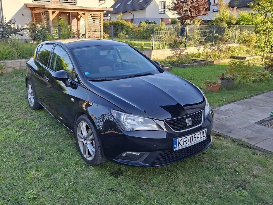 Seat Ibiza Dynamiczny i gotowy do jazdy czarny SEAT IBIZA 1.4 benzyna.