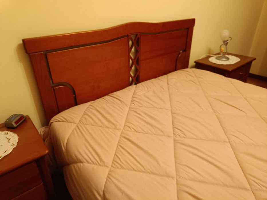 Mobília de quarto completa( com roupeiro)