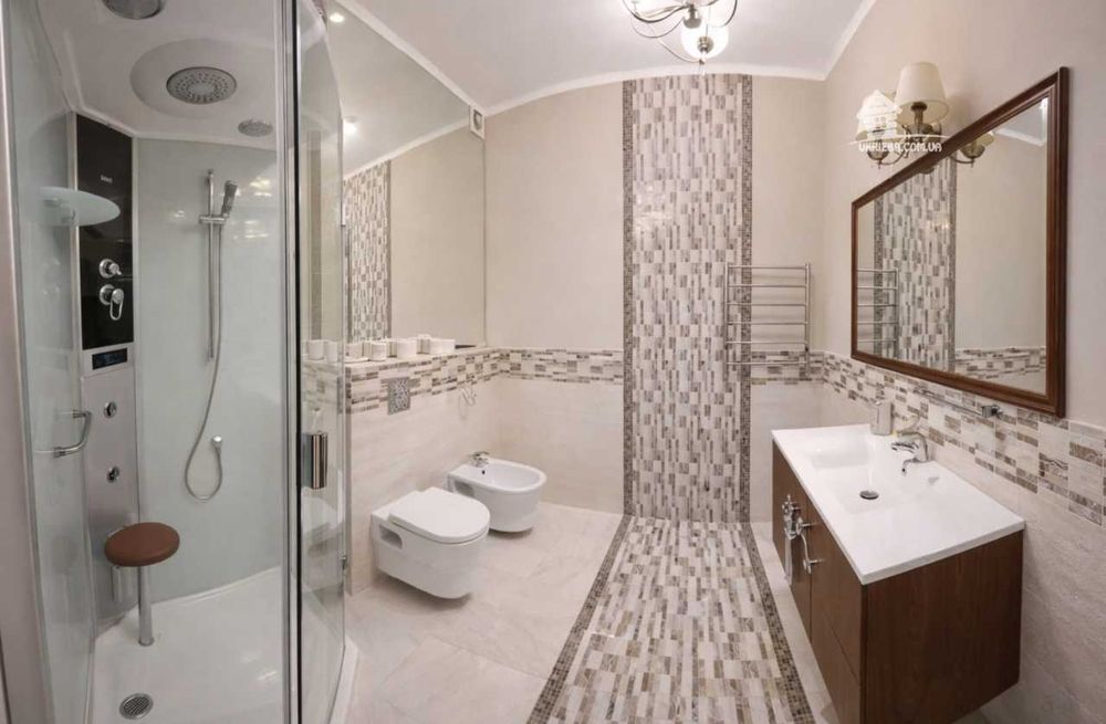 Дом 800 кв. VIP-уровня.Бассейн с подогревом, сауна, бильярд,генератор.