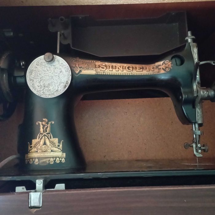 Máquina de costura antiga mas a funciona - NOVA DESCIDA D