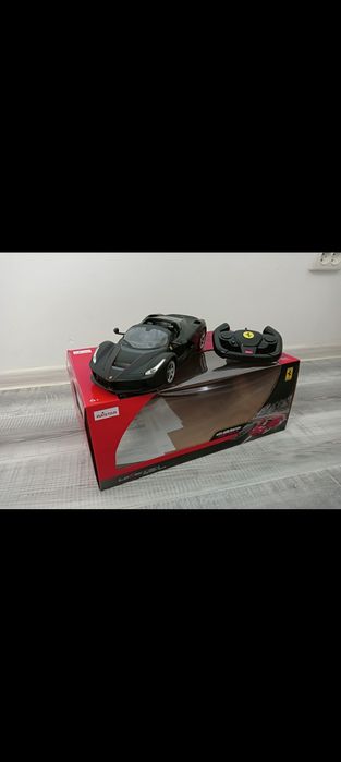 Машинка на радіокеруванні із системою Дріфта Rastar Ferrari Aperta.