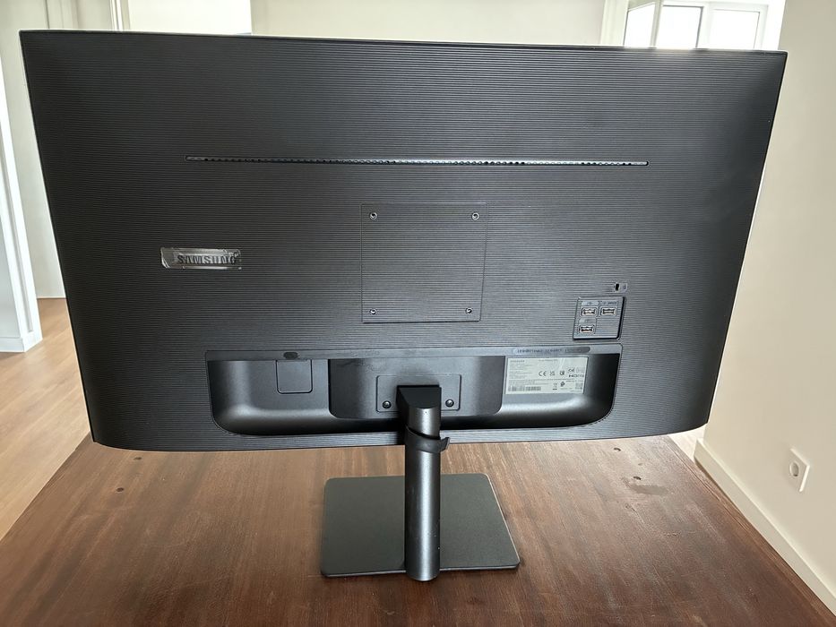 Samsung Smart Monitor M7 32” 4K UHD – USB-C 65W – Smart TV