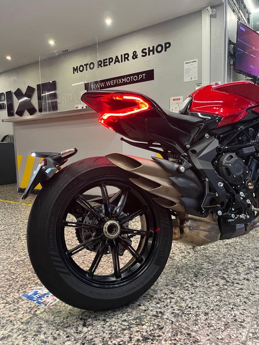 MV Agusta Dragster 800 r de 2024  Irrepreensível