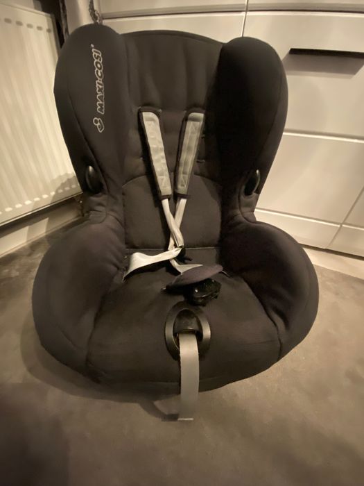 Fotelik samochodowy MAXI COSI wraz z baza