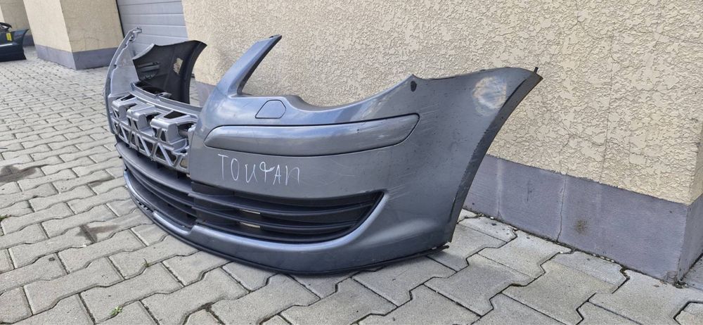 Передній бампер  VW Touran 2003-2015