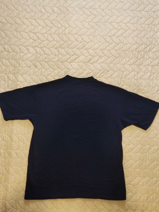 T-shirt da marca Stussy usada uma vez