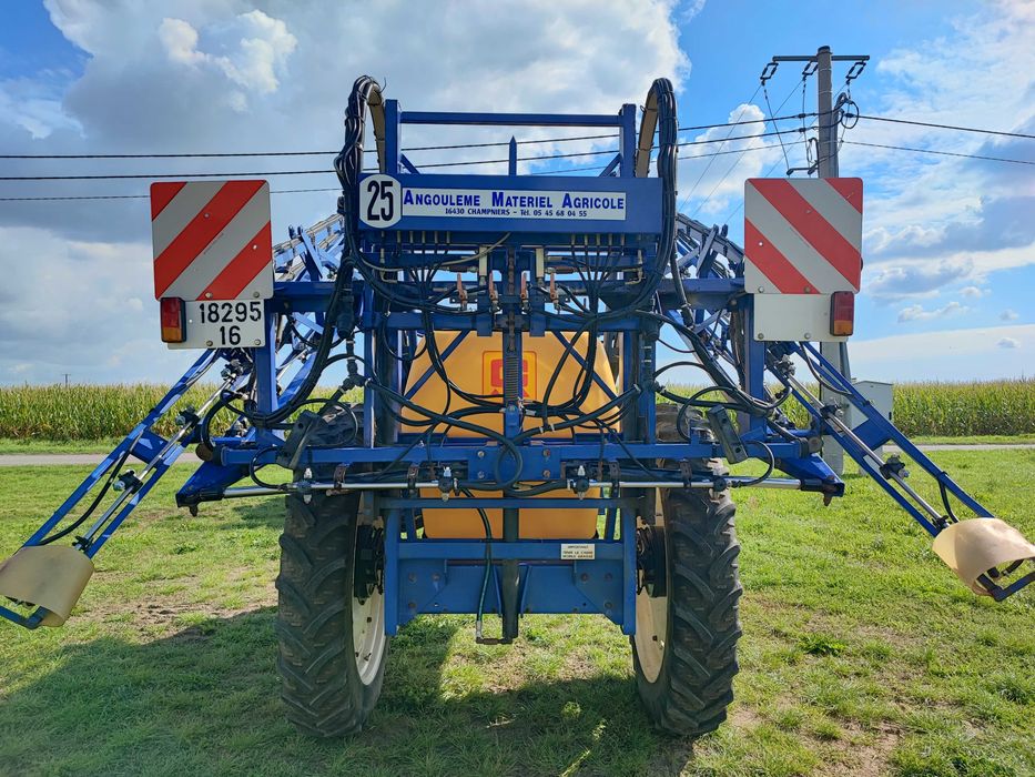 Opryskiwacz Caruelle 2500L 24m Hardi Bury Krukowiak