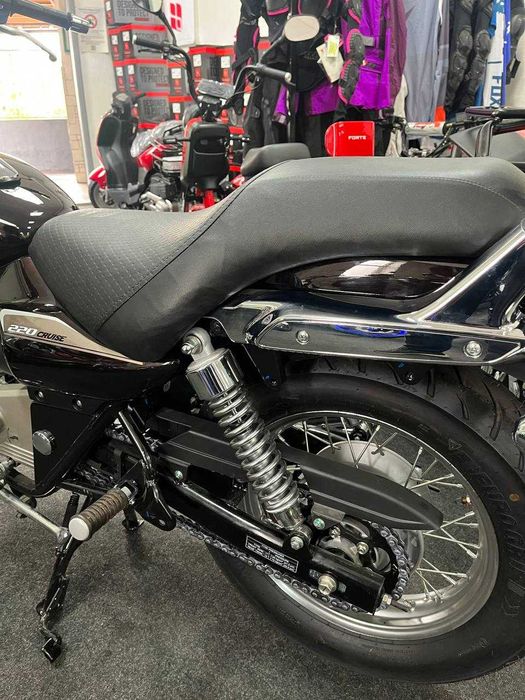 Акція Купити мотоцикл BAJAJ AVENGER CRUISE 220