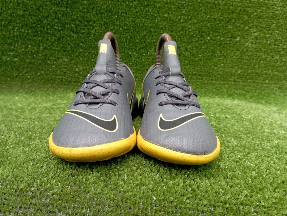 Дитячі кросівки сороконожки nike vapor