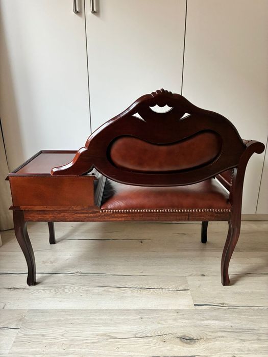 Namoradeira / Móvel para Telefone