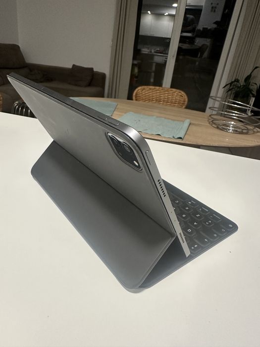 iPad Pro 11" M1 (2021) 128 GB + Smart Keyboard Folio + Apple Pencil 2