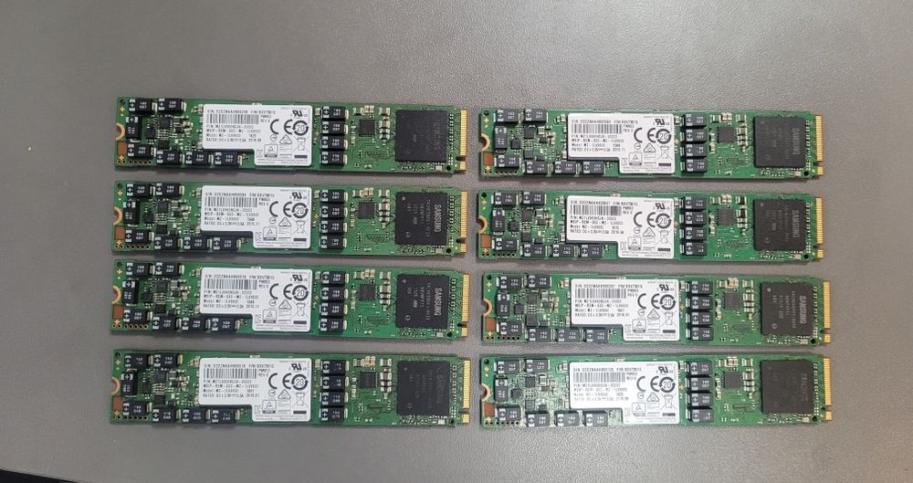 SAMSUNG MZ1LV960HCJH PM953 960Gb M.2 PCIe NVMe 22110 Ssd