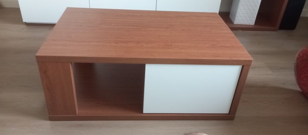Móvel de tv e mesa de centro
