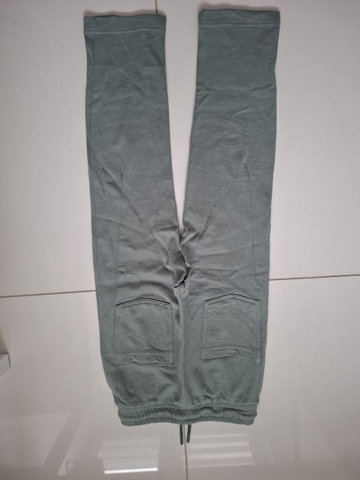 Coccodrillo nowe spodnie dresowe dresy rozmiar 128