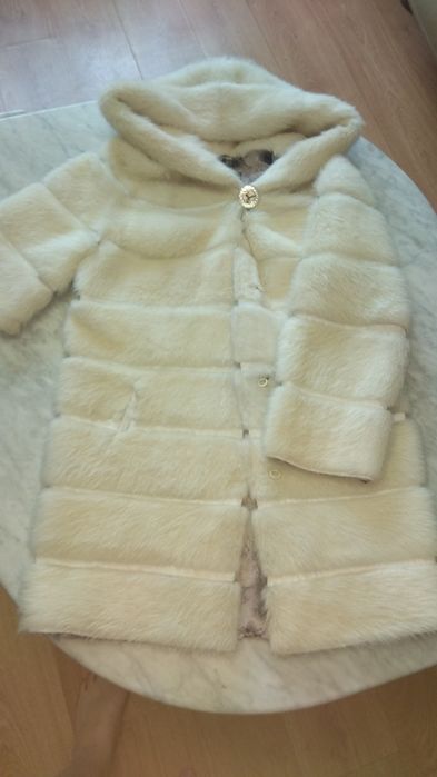 Белая шуба натуральная меховая жилетка, размер 44-48 свадебная шубка