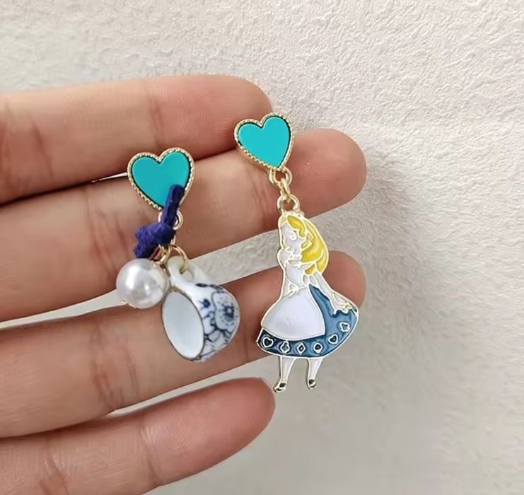 Дуже гарні, незвичні асиметричні сережки