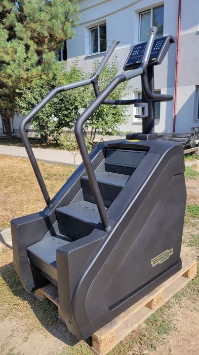 Професійні Сходи technogym Climb 1000 Led