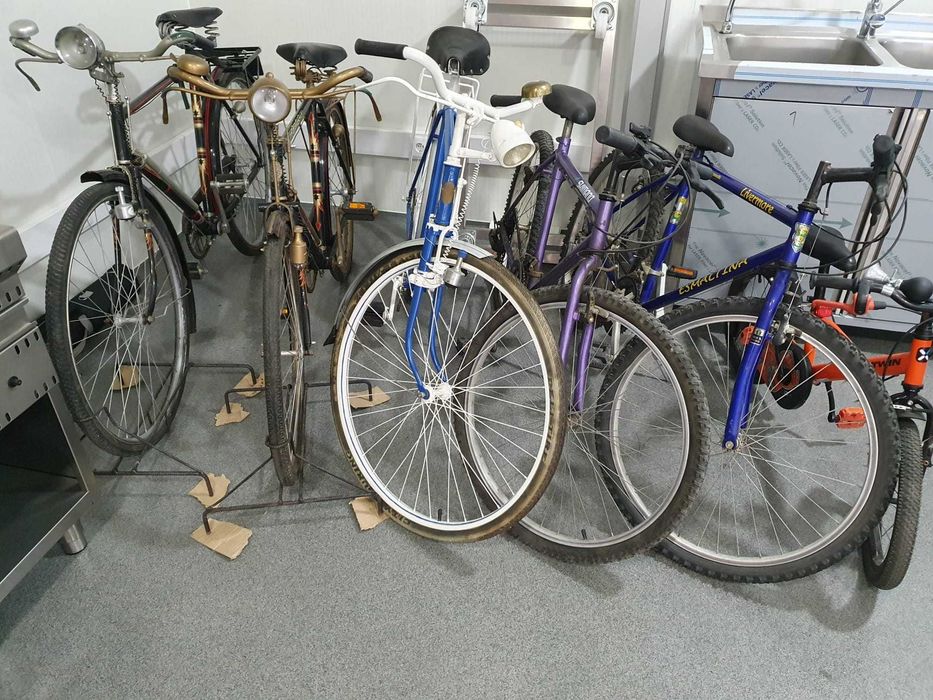 Bicicletas varias antigas