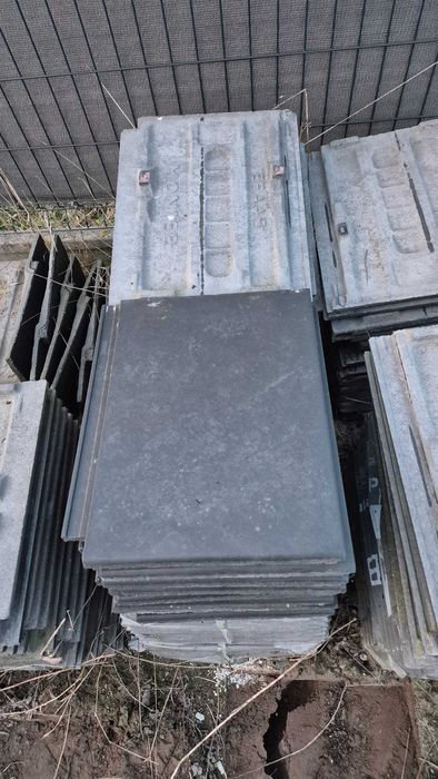 Dachówka około 90sztuk