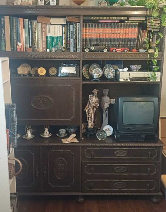 Movel de sala em madeira maciça