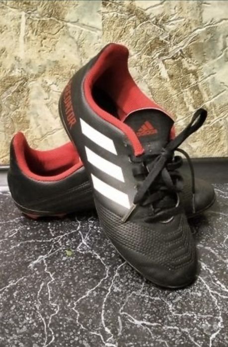 Дитячі бутси, Adidas