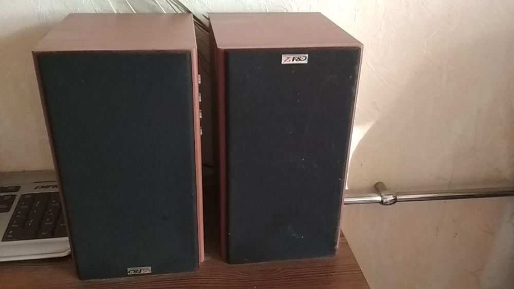 колонки 2 штуки,