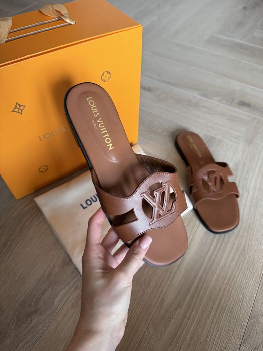 Klapki Louis Vuitton