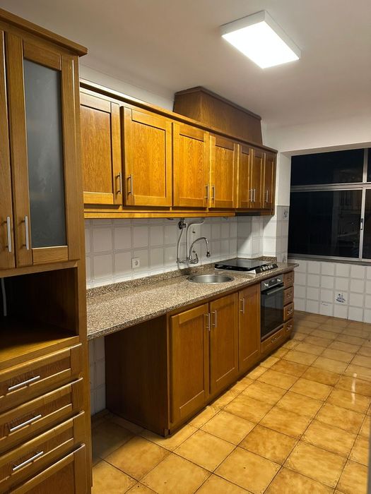 Móveis de cozinha com electrodomésticos