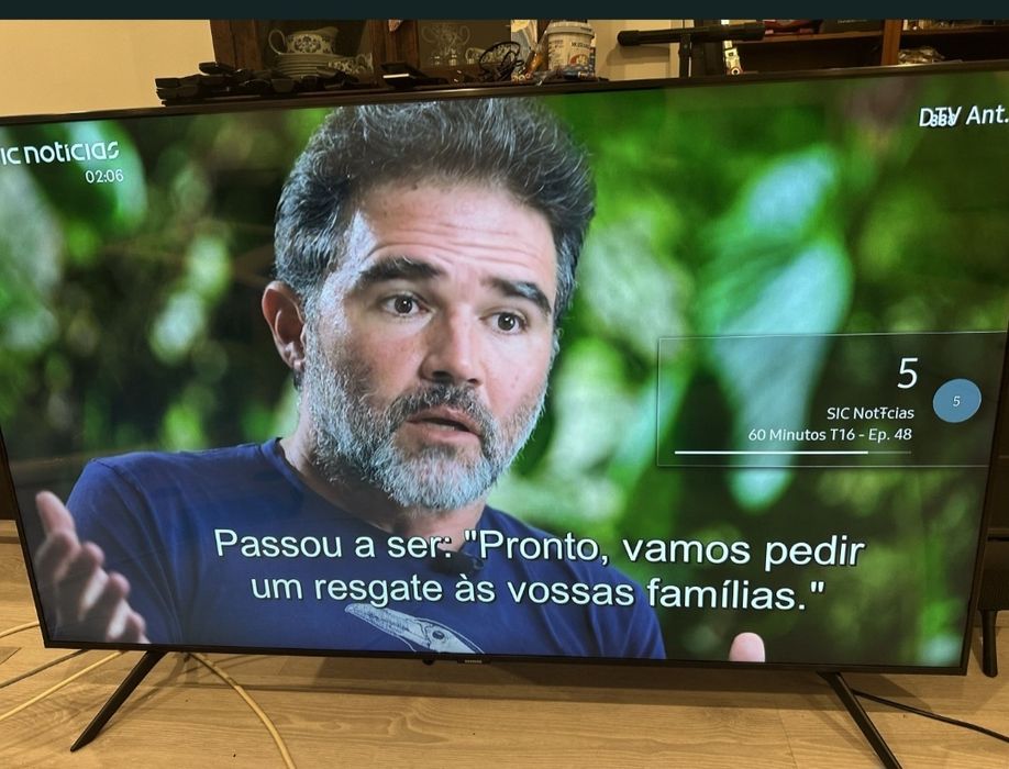 QLED SAMSUNG 49"faço entrega incluída no valor como nova EXCELENTE QUALIDADE DE IMAGEM