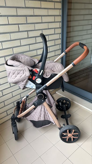 Carro de Bebe 3 em 1 com Ovo