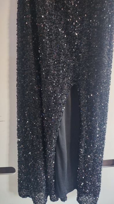 Sukienka cekinowa długa