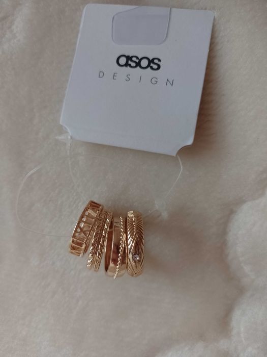 ASOS/ Zestaw 4 x pierścionek) obrączka z Londynu, NOWY