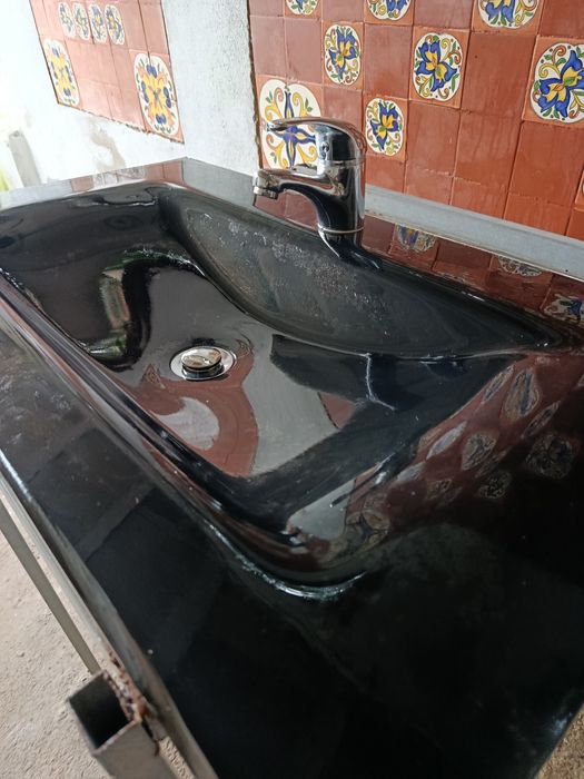 Lavatório em vidro  81 x 46