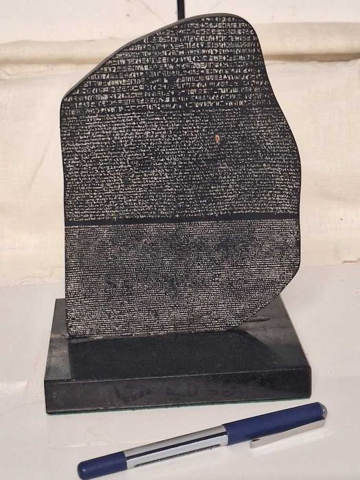 Pedra Roseta que mudou a egiptologia - Artesanato