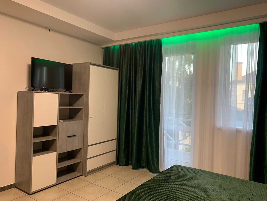 Квартира подобово в Київському районі, бомбосховища, парковка