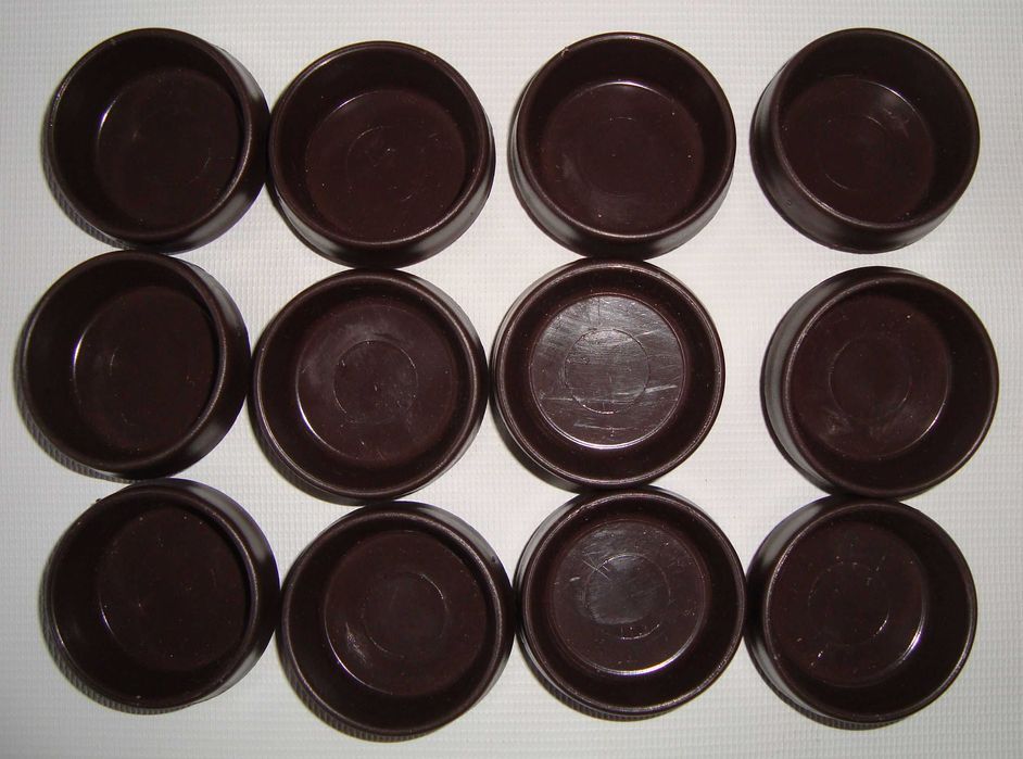 Подкладка подставка под ножки мебели пластик+фетр 50х20 мм.