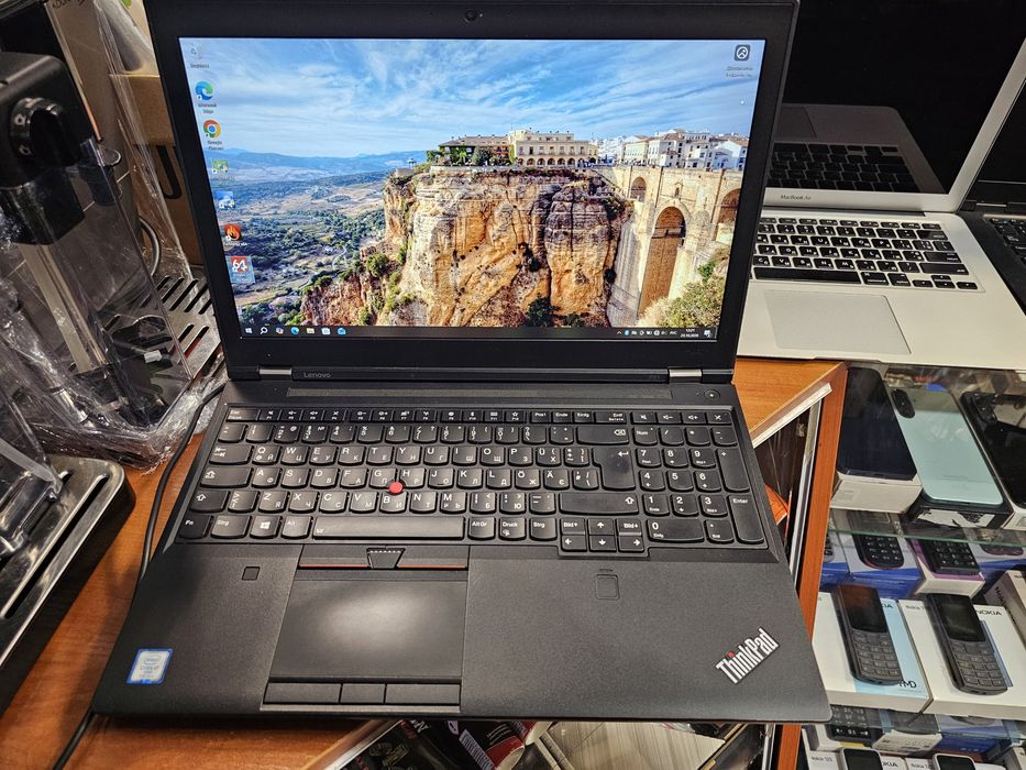 Lenovo ThinkPad P51 i7 7820hq. Video 4gb. Ram 40gb ssd 250gb