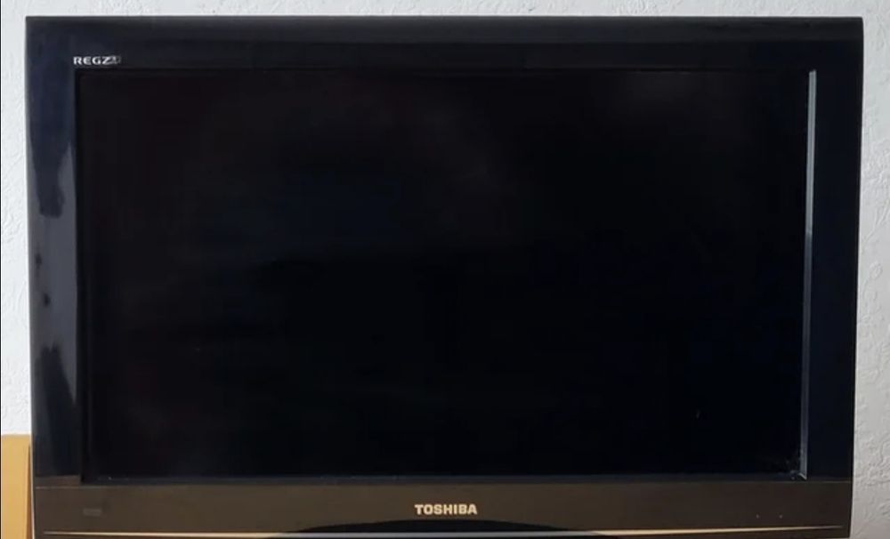 Vendo TV Toshiba 26'' a funcionar perfeitamente