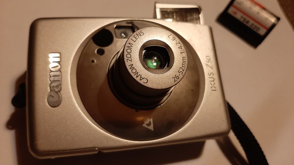 Aparat analogowy Canon IXUS Z50.