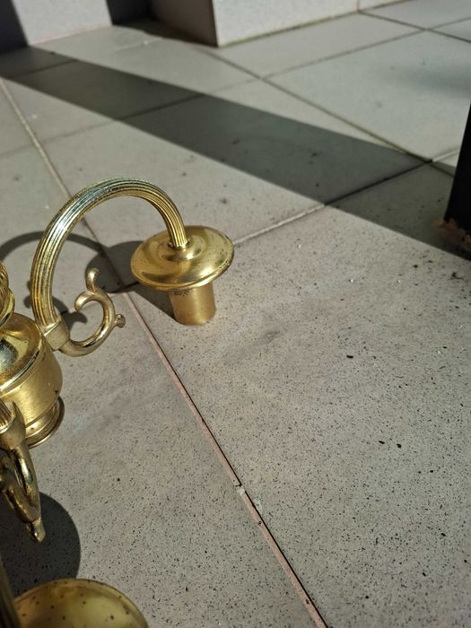 Żyrandol z czasów PRL