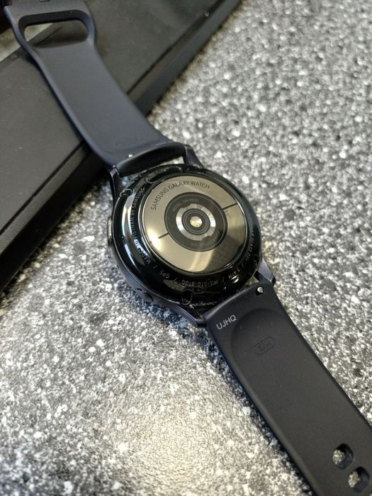 Смарт Часы Samsung Galaxy Watch Active 2