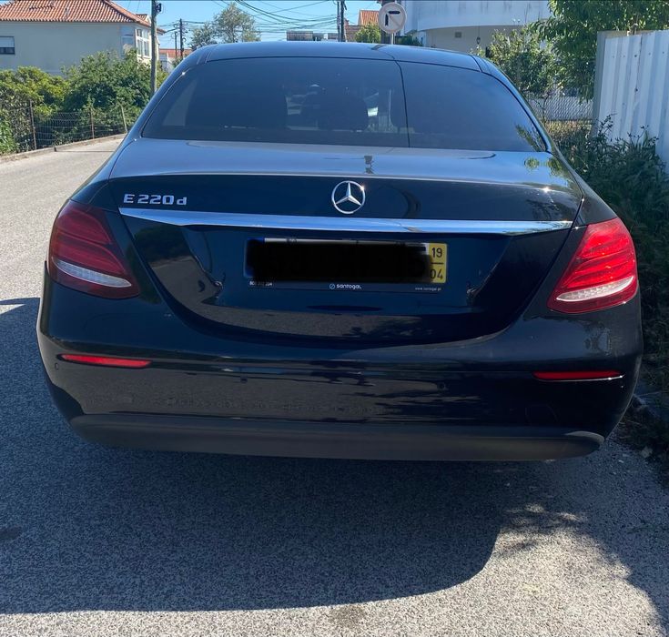 Veículo Mercedes E220